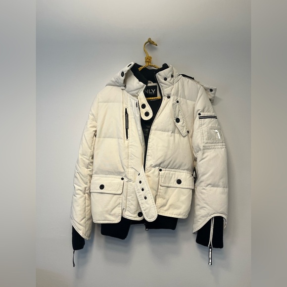 Only puffer jacket- size xs PTP 17inch - Picture 10 of 13